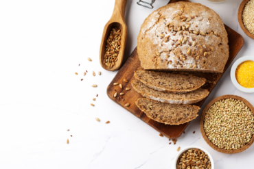 Cake moelleux à la banane et aux noix, sans gluten et à IG bas